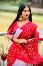 1050 টাকায় বাটিক সিল্ক শাড়ি - Image 4